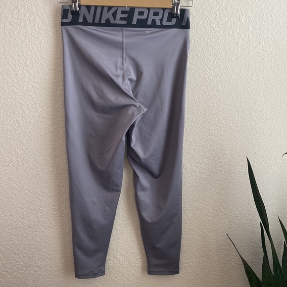 Nike intertwist 7/8ths grey leggings - Picture 7 of 7